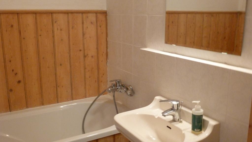 Alte Schule Apartment Tambach-Dietharz Bilik gambar